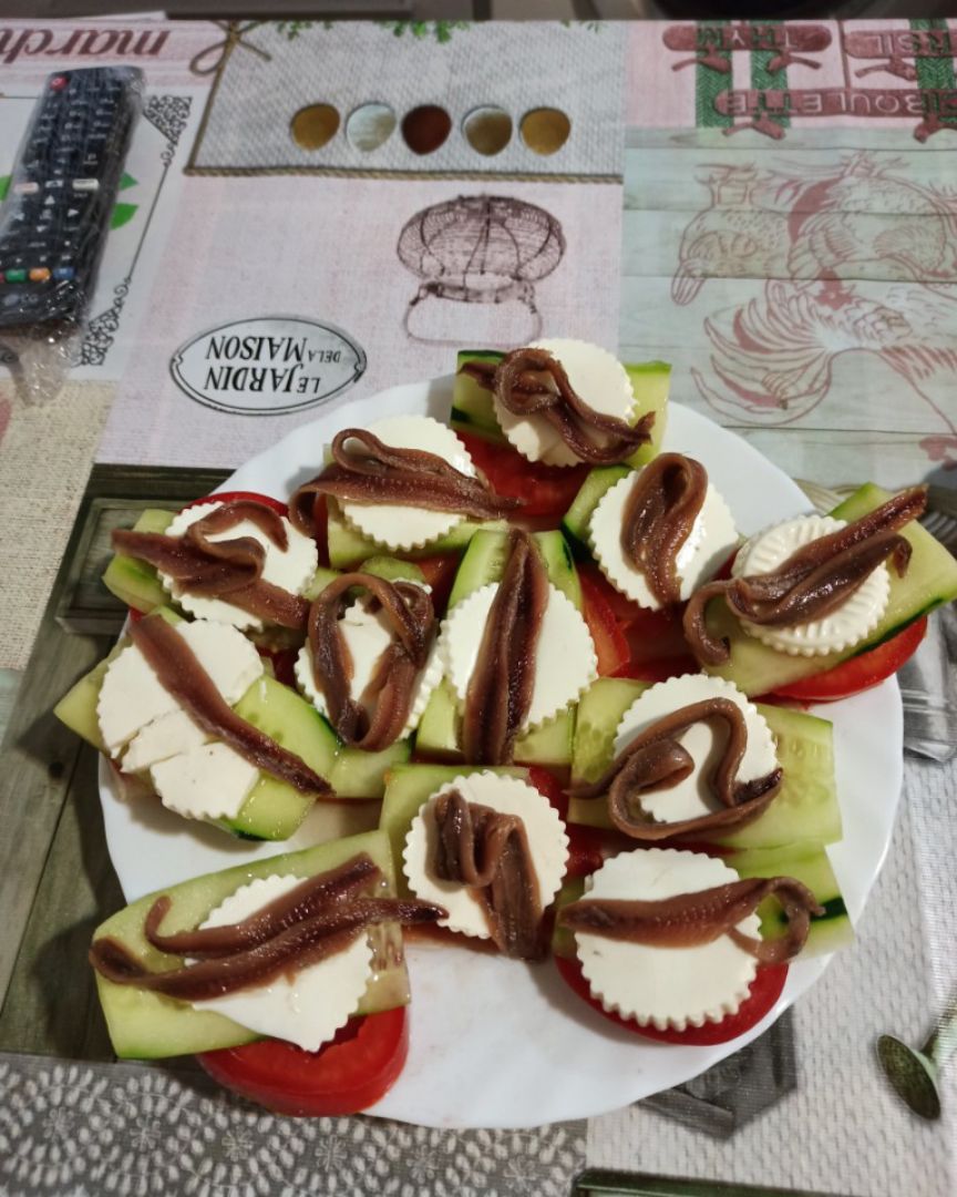 Combinado de anchoa y pepino Combinado de anchoa y pepino