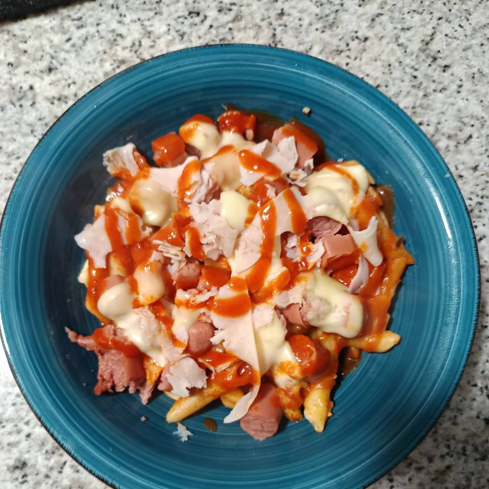 Macarrones con queso salchichas pavo y Macarrones con queso salchichas pavo y