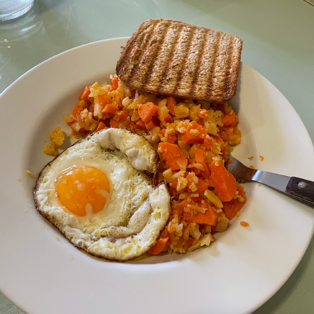 Batata, coliflor y huevo