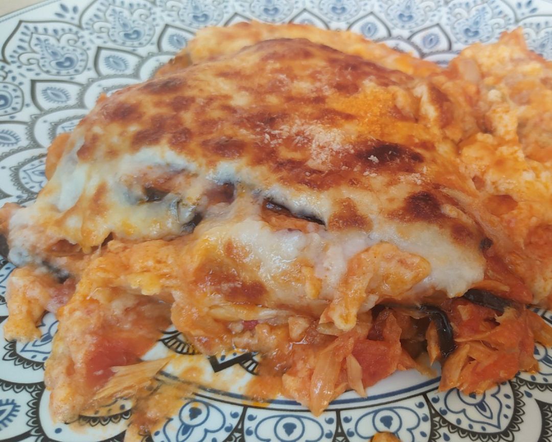 Lasaña de berenjena con bechamel de coliflor