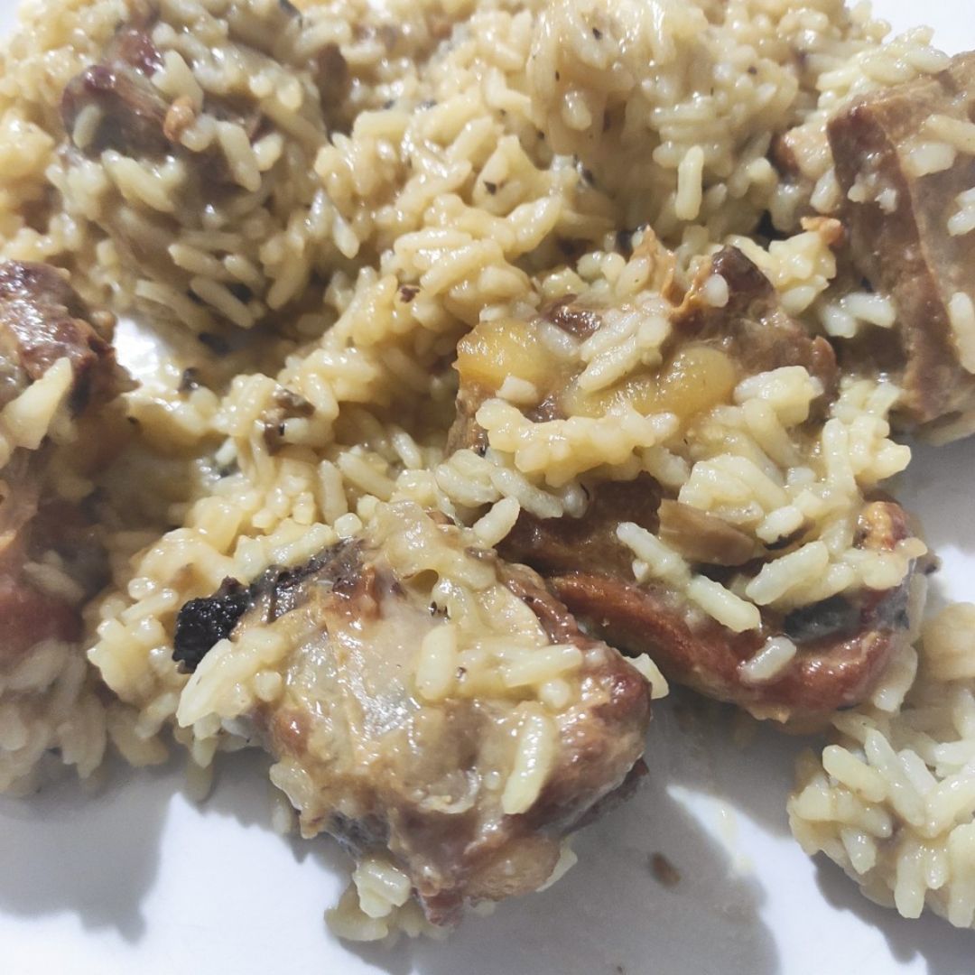Costillas guisadas con arroz Costillas guisadas con arroz