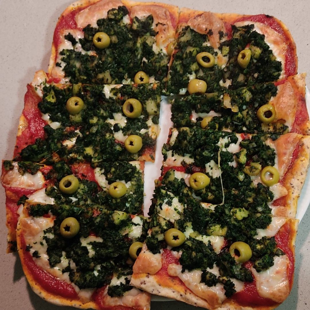 Pizza de espinacas y berenjena Pizza de espinacas y berenjena