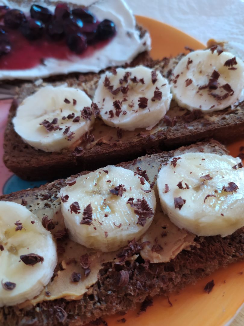 Tostadas proteicas de plátano y cacahuete 🍌 Tostadas proteicas de plátano y cacahuete 🍌