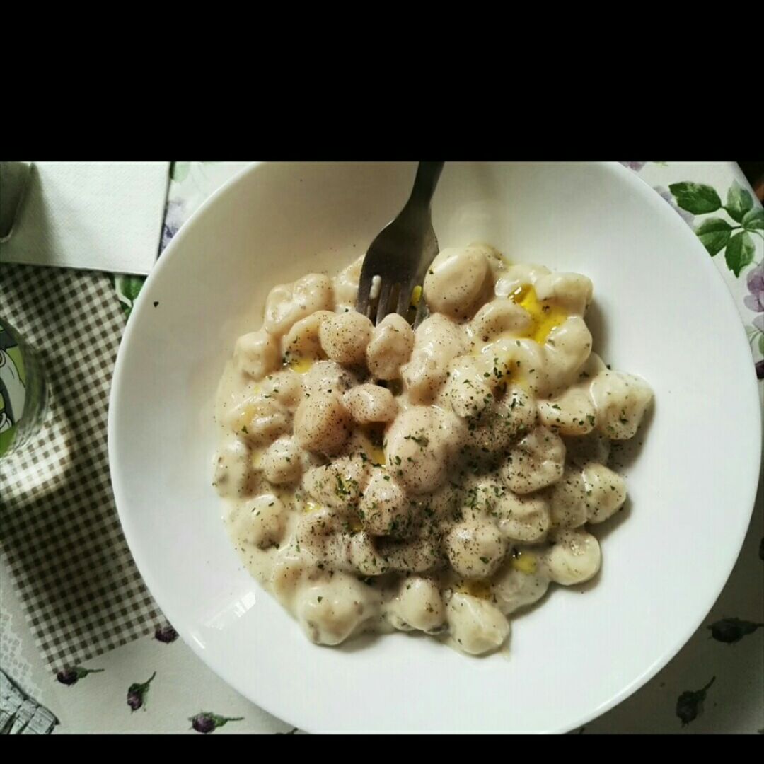 Gnocchi caseros con salsa de quesos Paso 2 Gnocchi caseros con salsa de quesos Paso 2