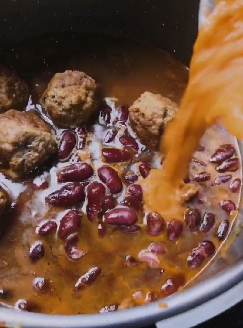 ALBÓNDIGAS CON ALUBIAS ROJAS Paso 4