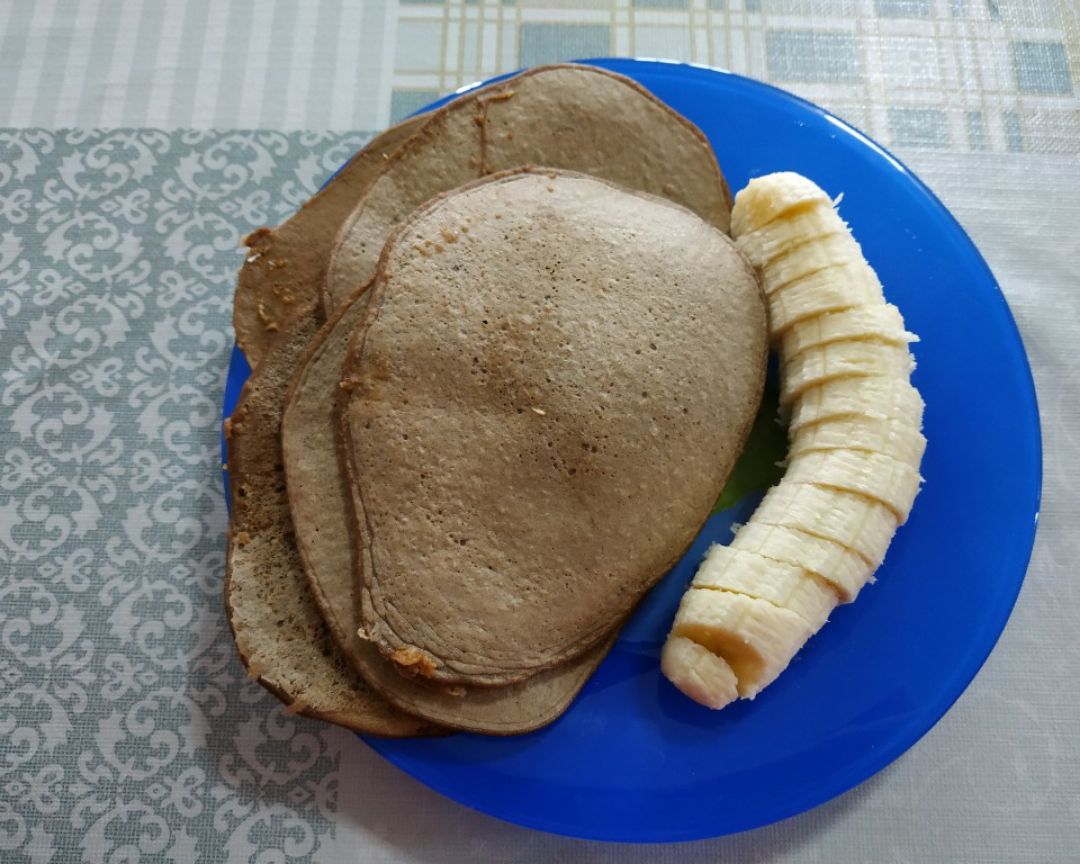 Tortitas de avena y cacao super fáciles. Tortitas de avena y cacao super fáciles.