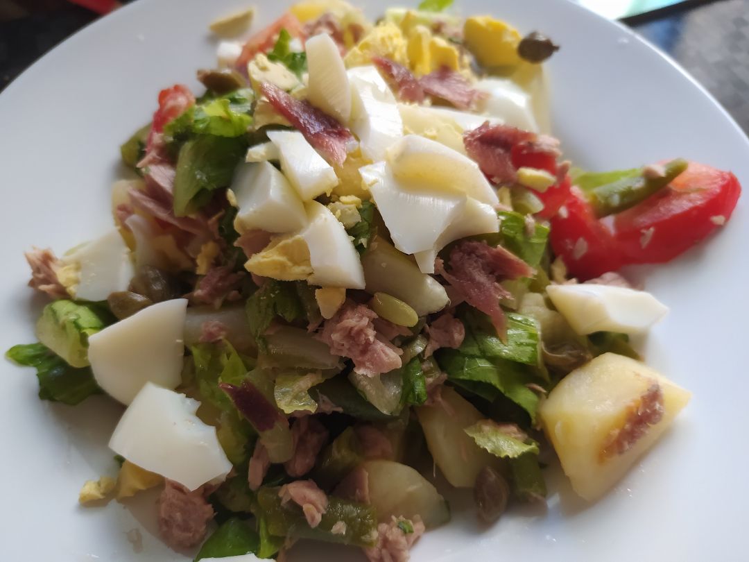 Ensalada de patata, anchoas y alcaparras Ensalada de patata, anchoas y alcaparras