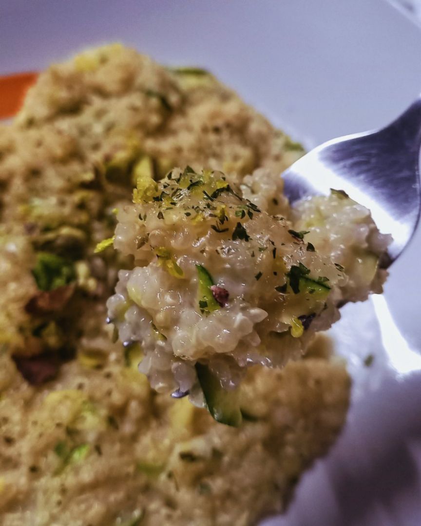 Risotto de quinoa y calabacín con queso 🧀 de 🐐. Paso 2 Risotto de quinoa y calabacín con queso 🧀 de 🐐. Paso 2