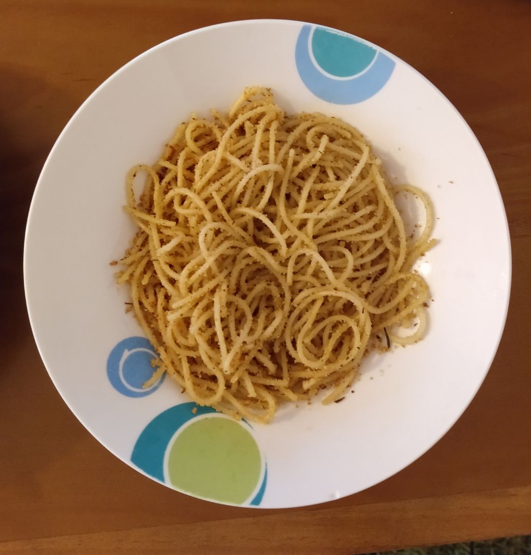 Spaghetti Picantes con pan rallado Spaghetti Picantes con pan rallado