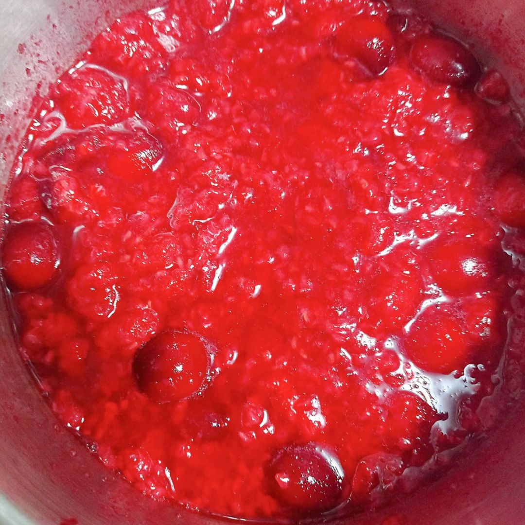 Mermelada de frambuesa y arándanos rojos frescos ❤️ Paso 1 Mermelada de frambuesa y arándanos rojos frescos ❤️ Paso 1