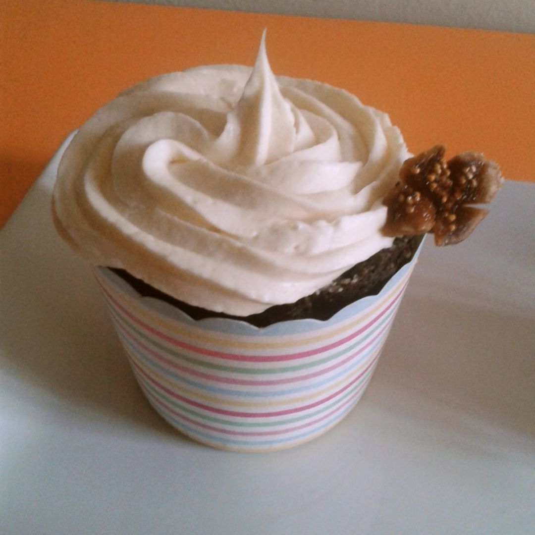 Cupcake de algarroba y almendra Cupcake de algarroba y almendra