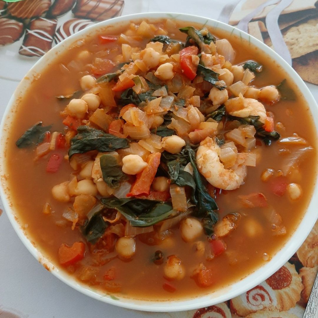 Garbanzos con langostinos Garbanzos con langostinos