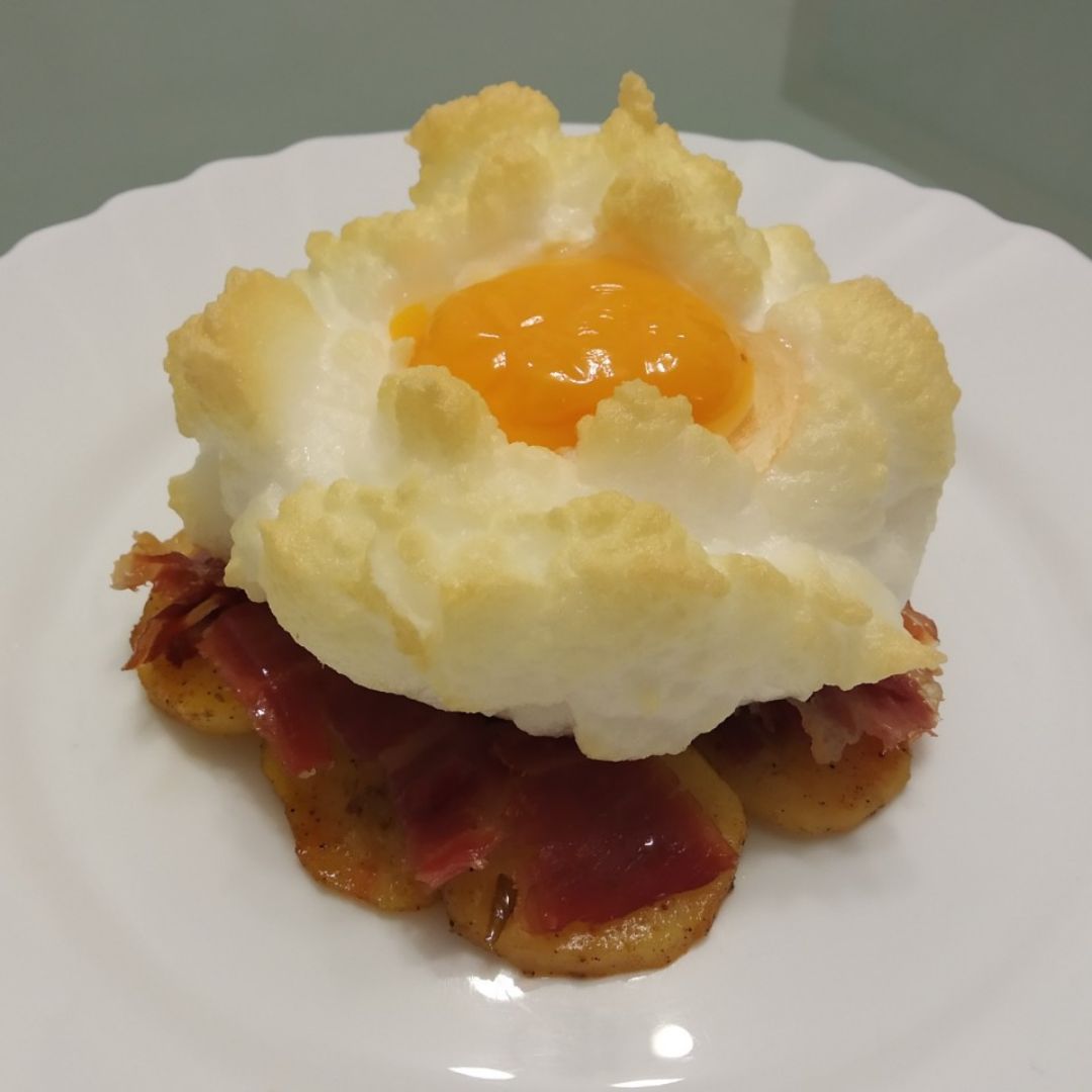 Nube de huevo con patatas y jam贸n crujiente 馃馃嵆 Nube de huevo con patatas y jam贸n crujiente 馃馃嵆