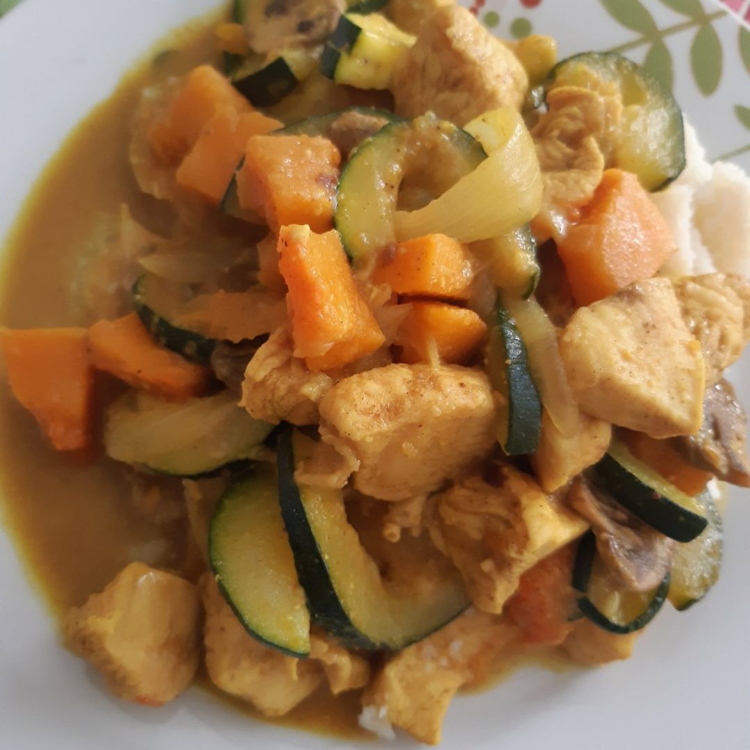 Curry de verduras y pollo Curry de verduras y pollo