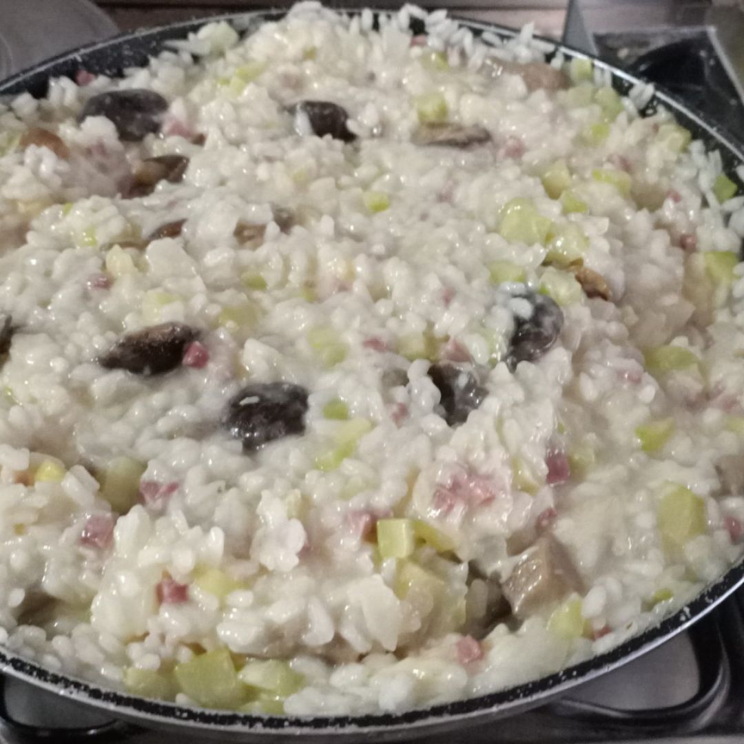 Rissoto de setas y calabacín con caldo del puchero Rissoto de setas y calabacín con caldo del puchero