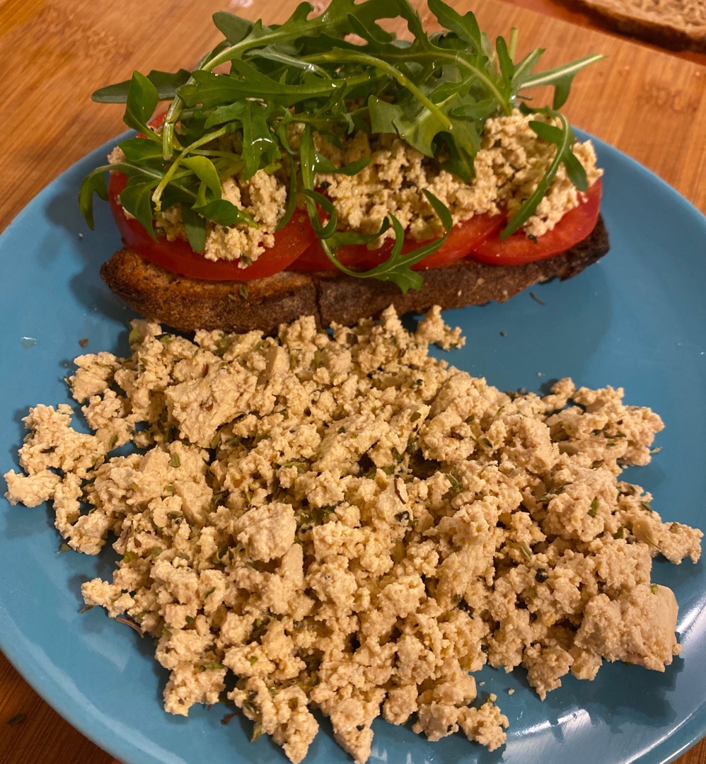 Ricotta vegana con tostada