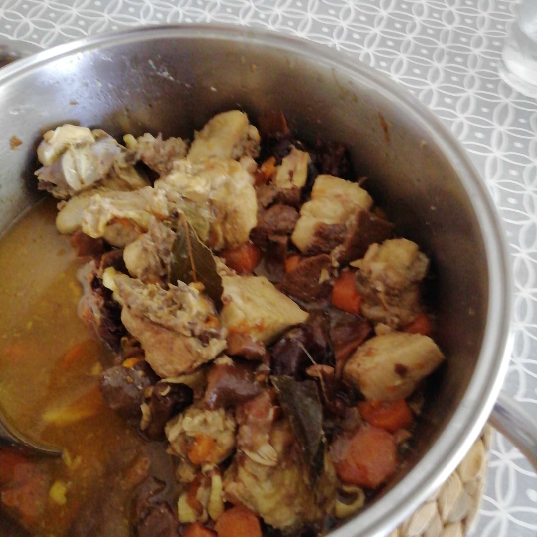 Pollo guisado con setas Pollo guisado con setas