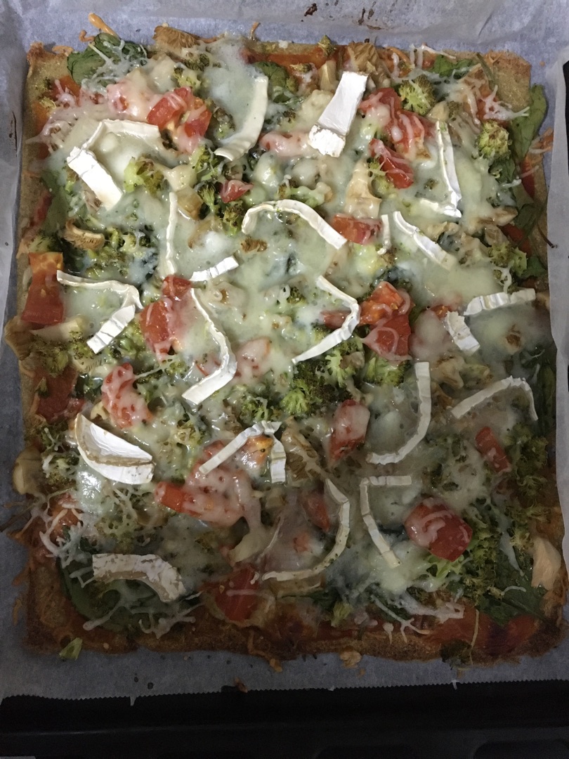 Pizza vegetal con base de quinoa