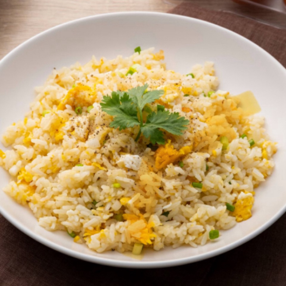 Huevos revueltos con pan Huevos revueltos con pan