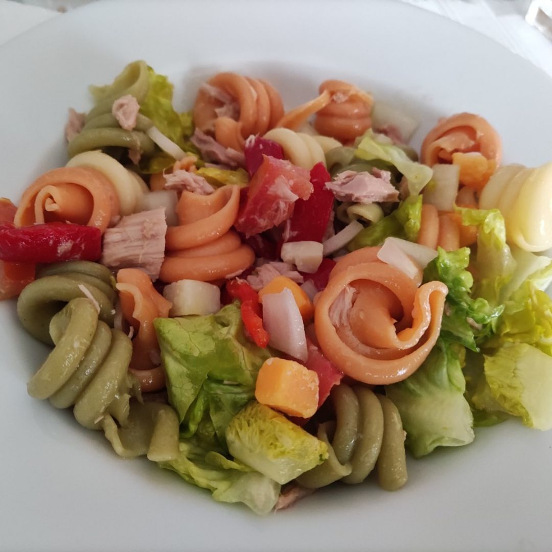 Ensalada de pasta y lechuga Ensalada de pasta y lechuga