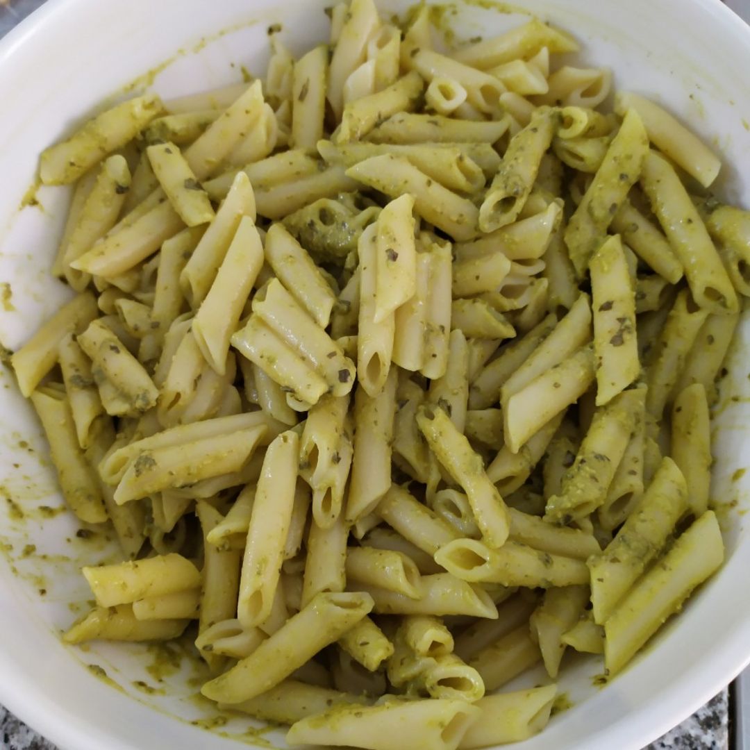 Pasta con salsa pesto Paso 1 Pasta con salsa pesto Paso 1