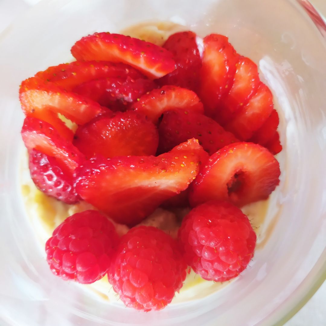 Bowl de gachas de avena y yogur vegetal Paso 2 Bowl de gachas de avena y yogur vegetal Paso 2