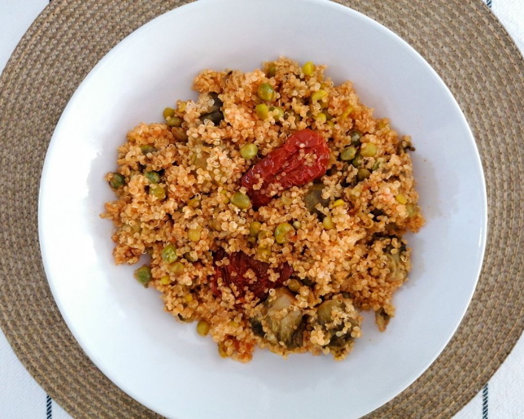 Quinoa con coles y tomates secos Quinoa con coles y tomates secos