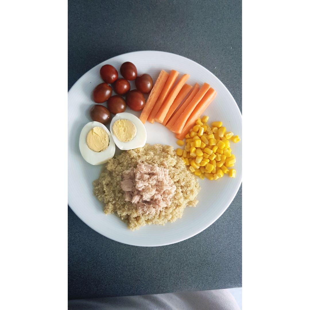 Quinoa con atún, maiz, zanahoria y cherrys Quinoa con atún, maiz, zanahoria y cherrys