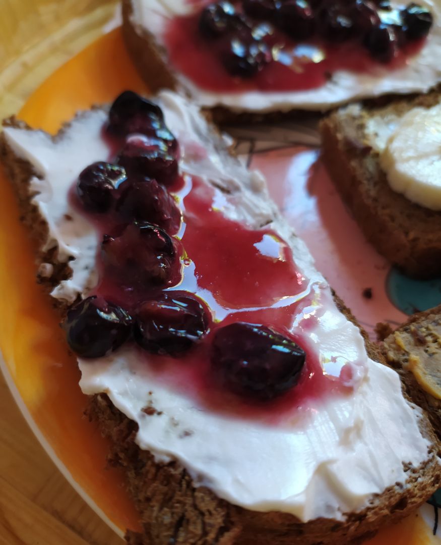 Tostada de arándanos y Philadelphia 🍞 Tostada de arándanos y Philadelphia 🍞