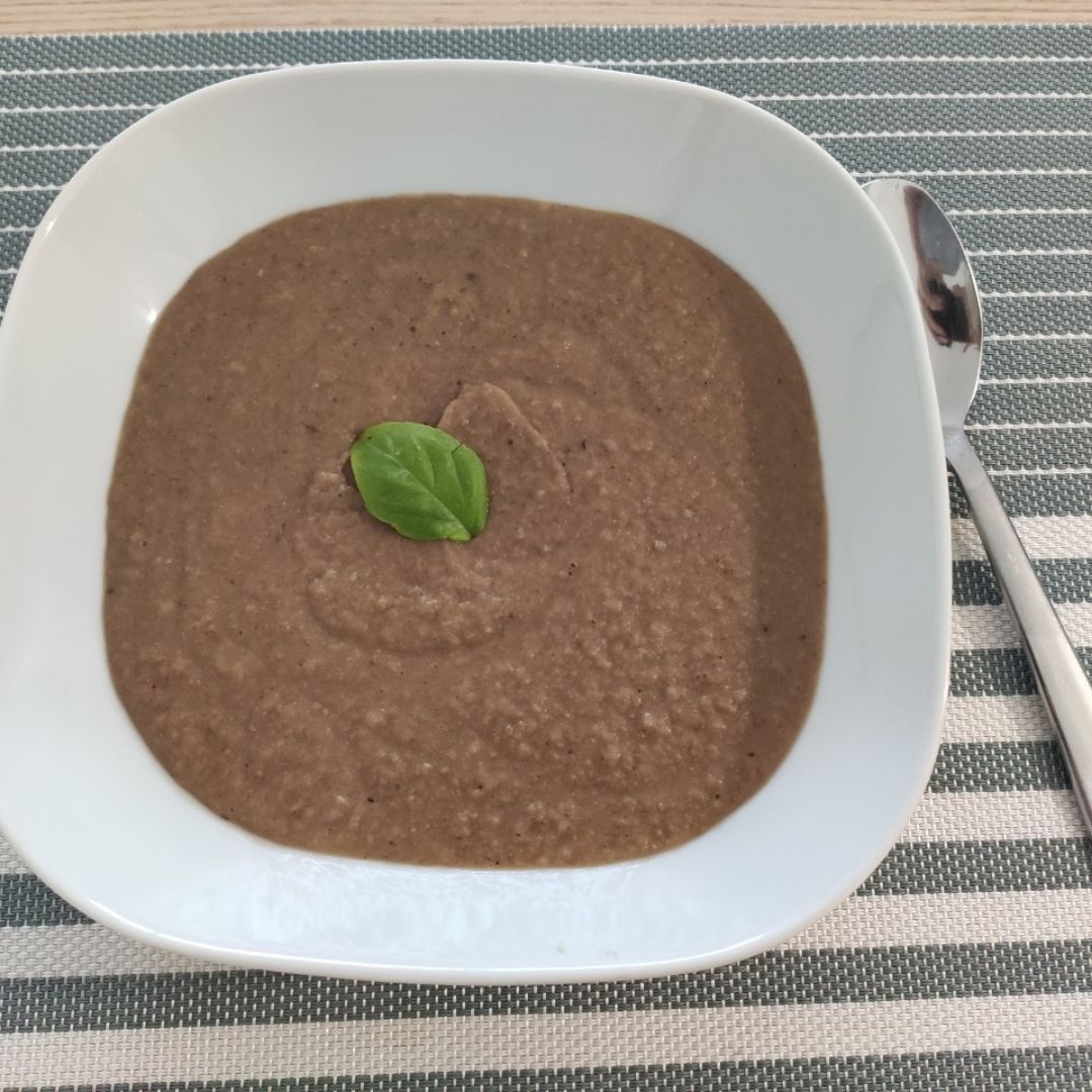 Crema con verduras y carne. Crema con verduras y carne.