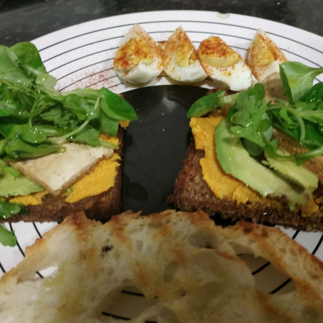 Tostas con paté de zanahorias y tofu Tostas con paté de zanahorias y tofu