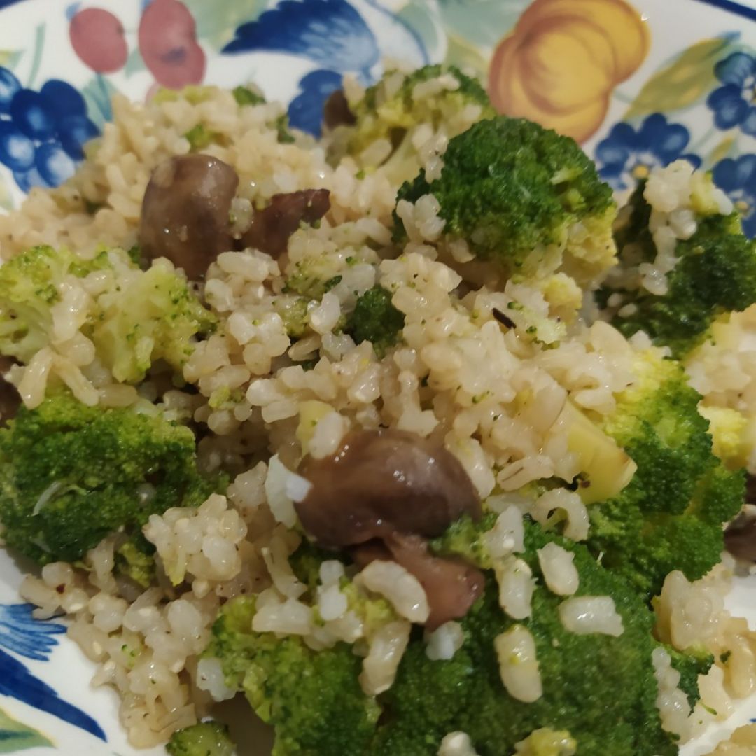 Arroz con brócoli y champiñones