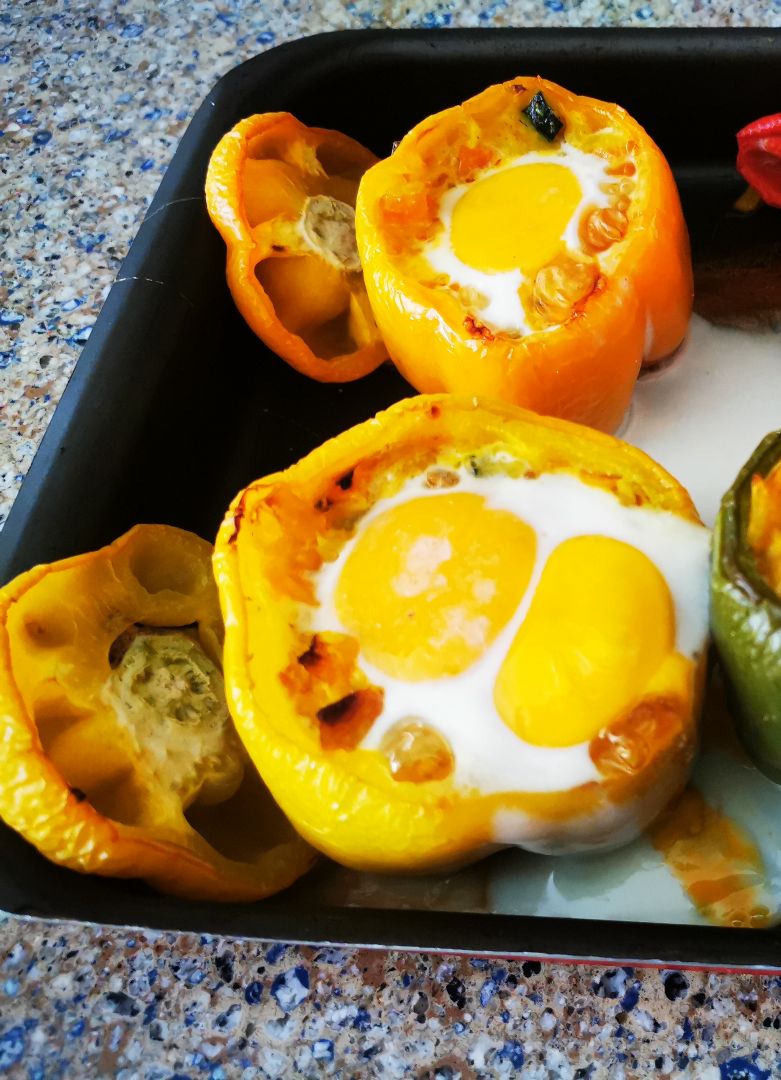 Pimientos  rellenos🌶️( verduritas🥒  +  huevo 🍳) Paso 4