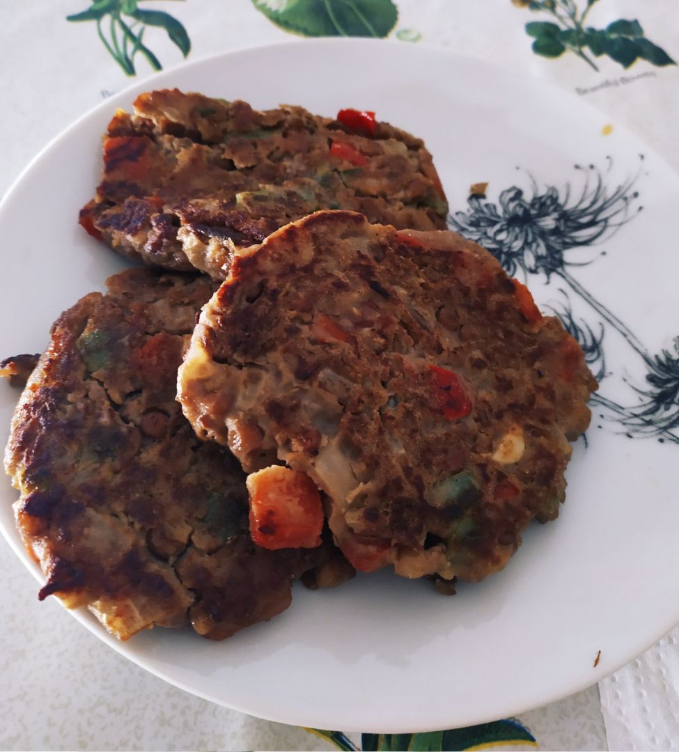 Hamburguesa de lentejas y verduras🍴 Hamburguesa de lentejas y verduras🍴