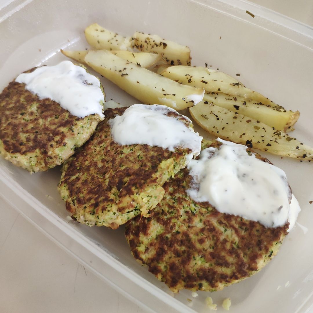 Hamburguesas de atún y brócoli (4 ingredientes) Hamburguesas de atún y brócoli (4 ingredientes)