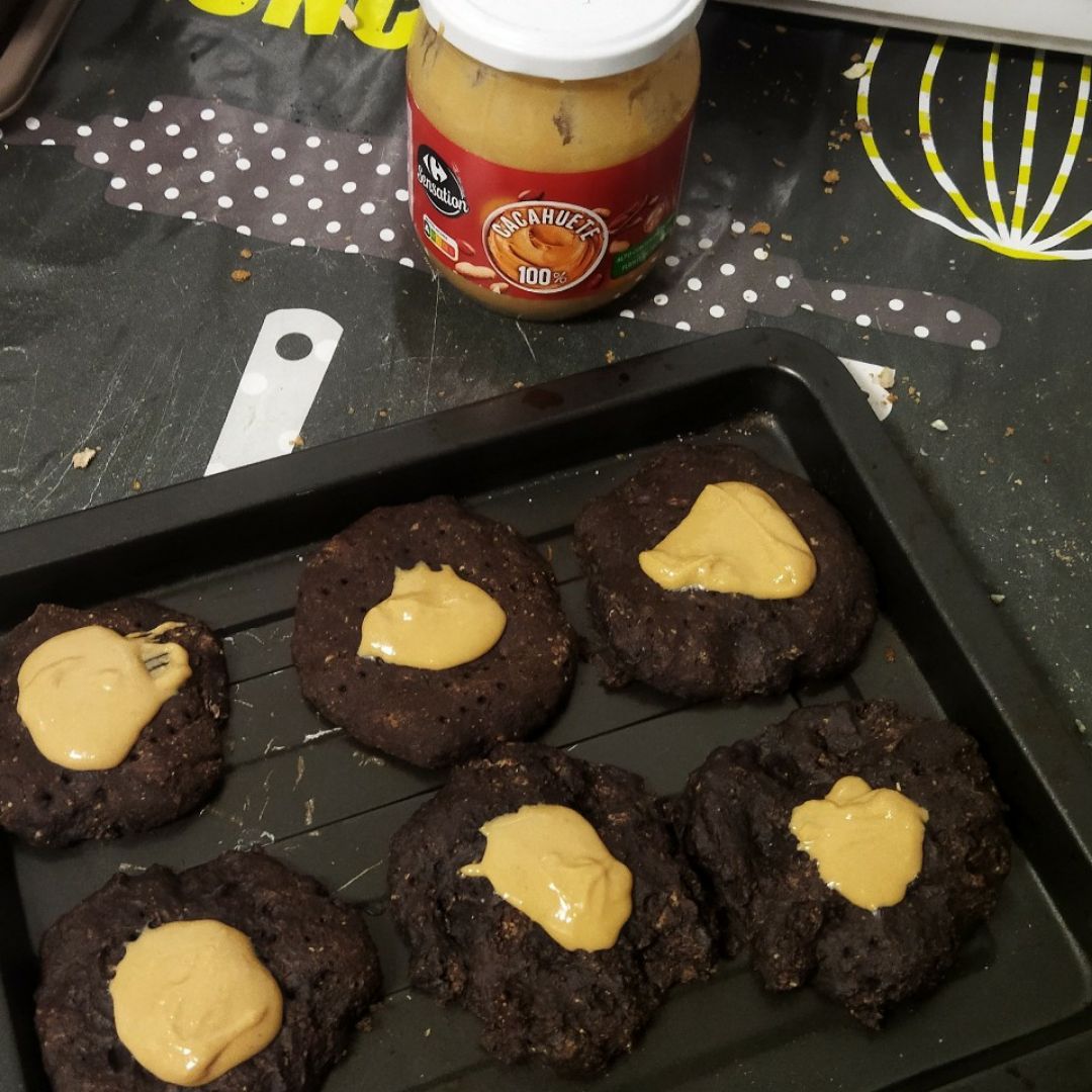 Galleta de chocolate y crema de cacahuate