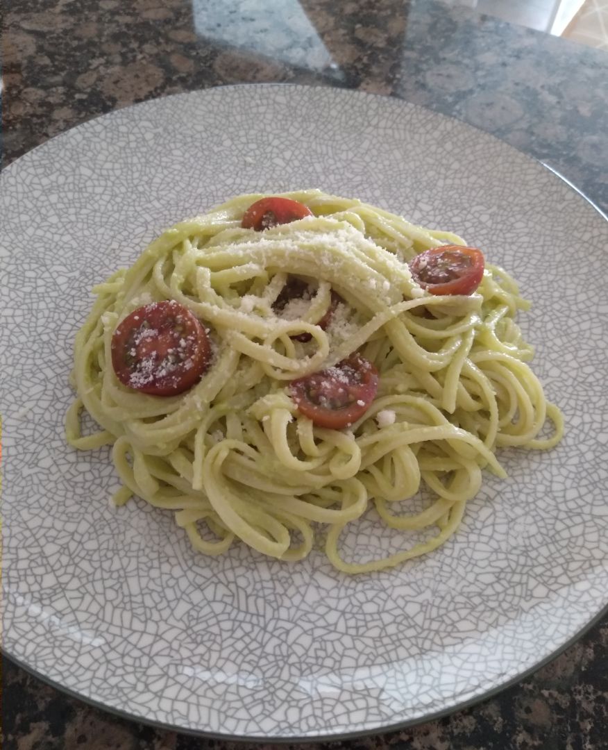 Pasta con salsa de aguacate Paso 2 Pasta con salsa de aguacate Paso 2