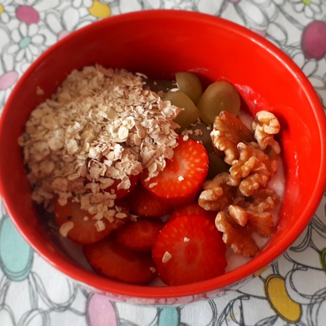Yogur sin lactosa con fruta