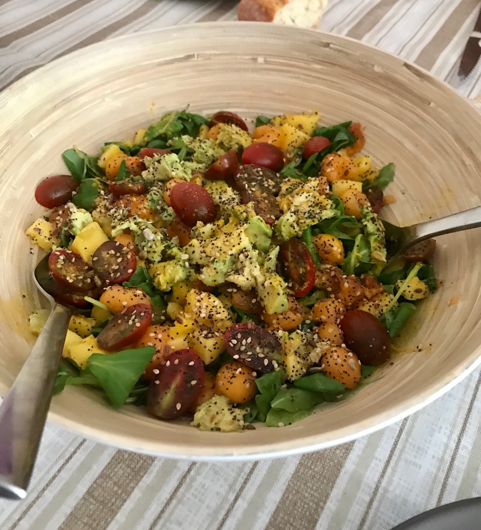 Ensalada mango y caqui