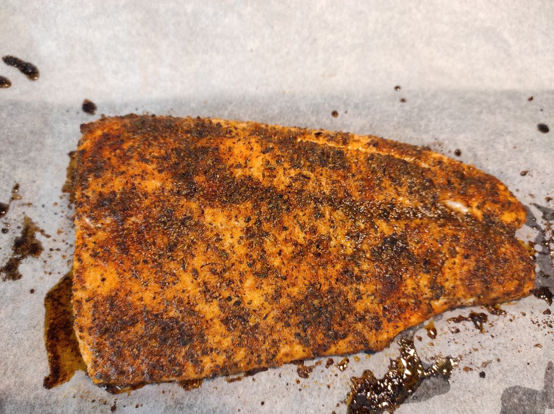 Salmón cajun con tallarines de calabacín al pil pil Paso 5 Salmón cajun con tallarines de calabacín al pil pil Paso 5
