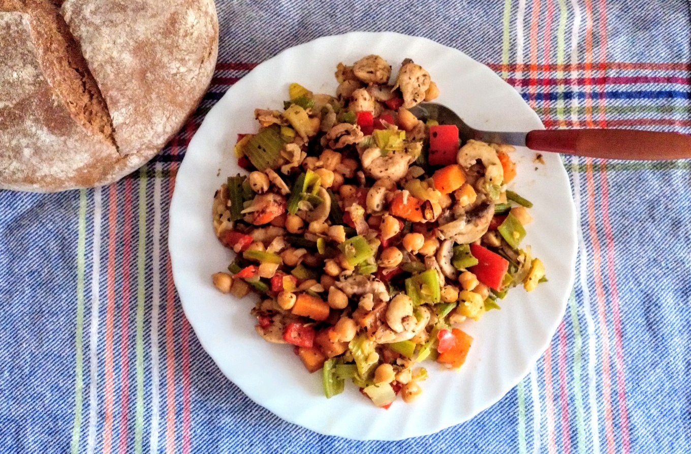 Verduras con Garbanzo y Pollo