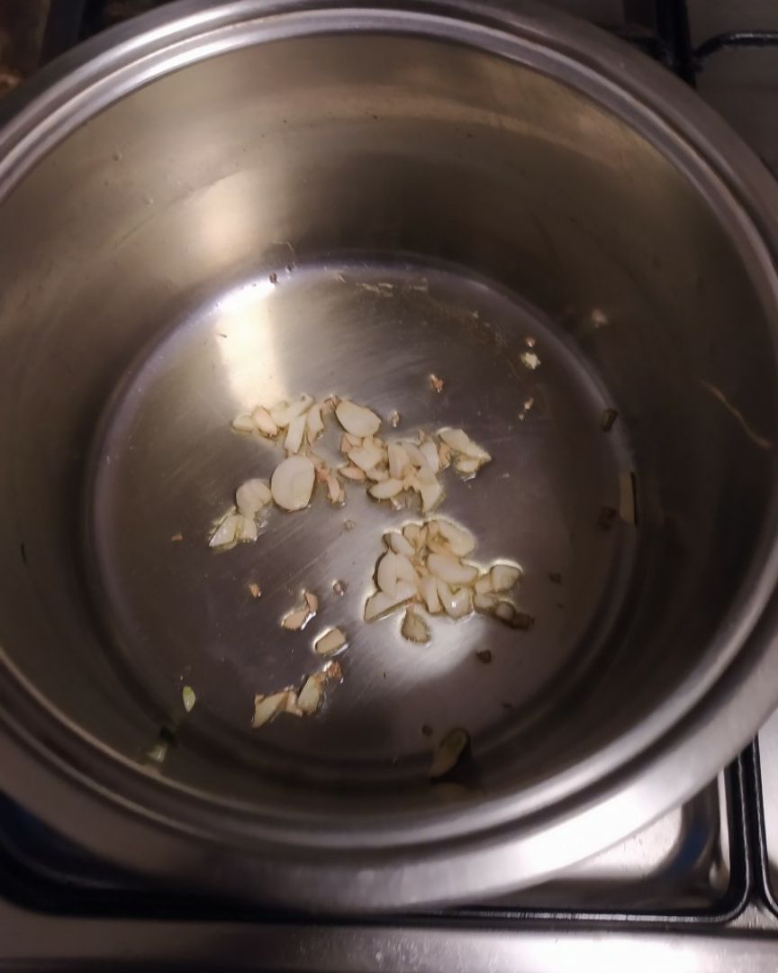 Espinacas salteadas con salmón fresco. Paso 0 Espinacas salteadas con salmón fresco. Paso 0