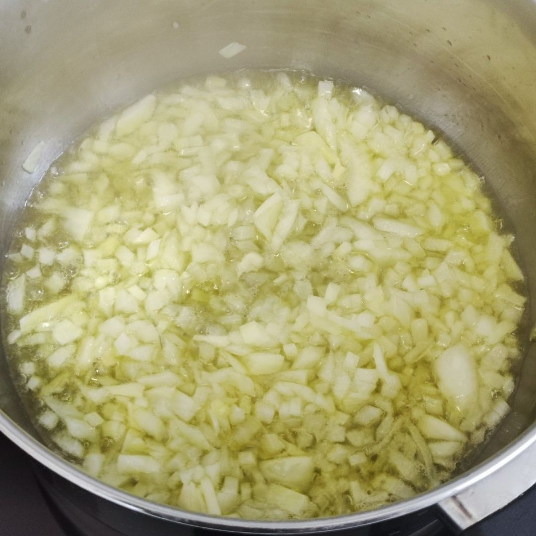 Merluza en salsa verde 🌿🐟 Paso 1