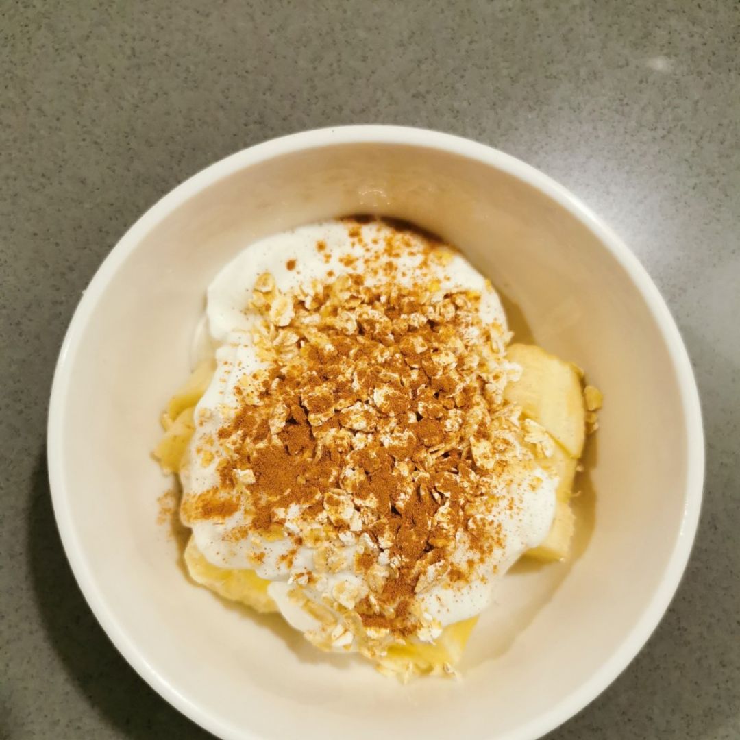 Plátano con queso fresco batido y avena Plátano con queso fresco batido y avena