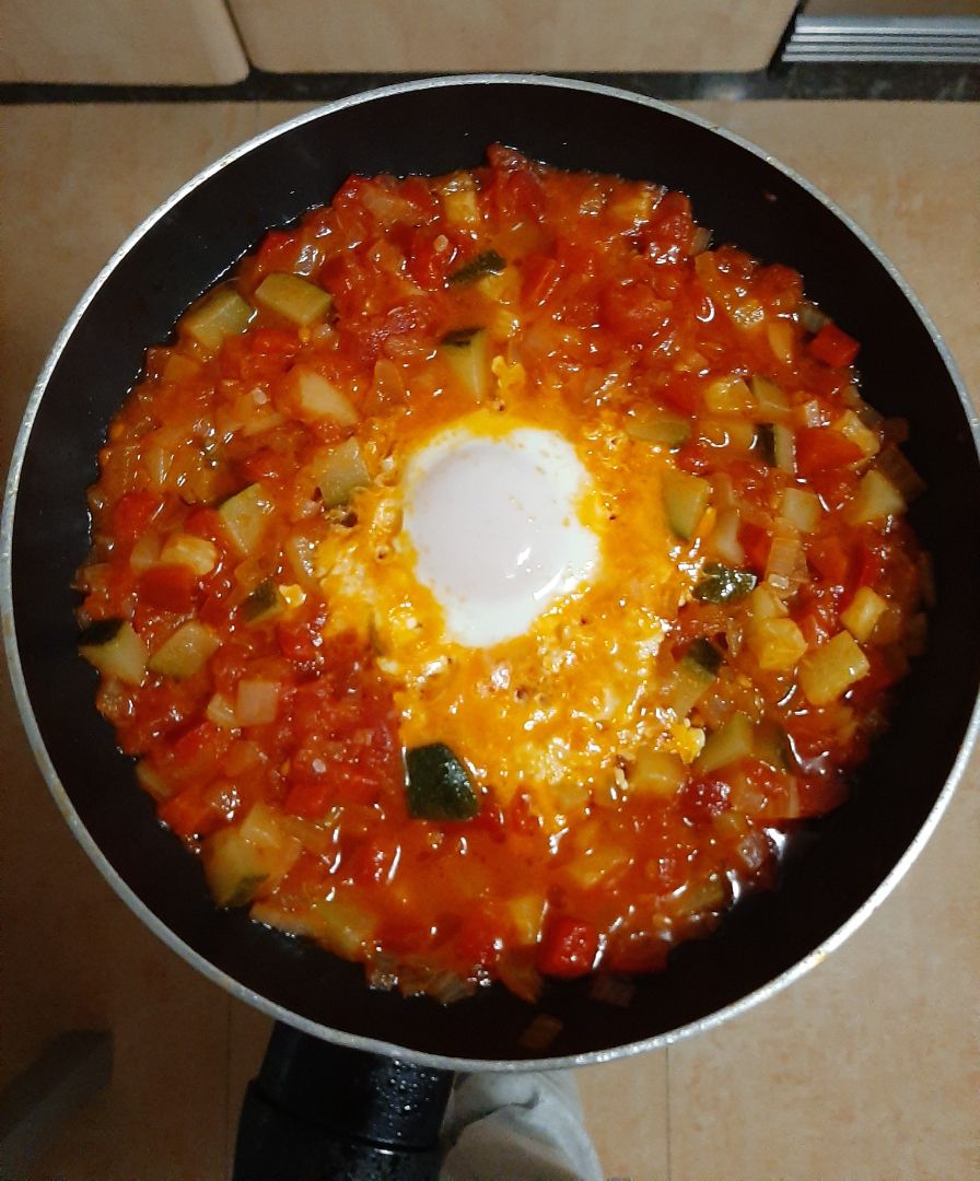 Pisto con huevo escalfado Pisto con huevo escalfado