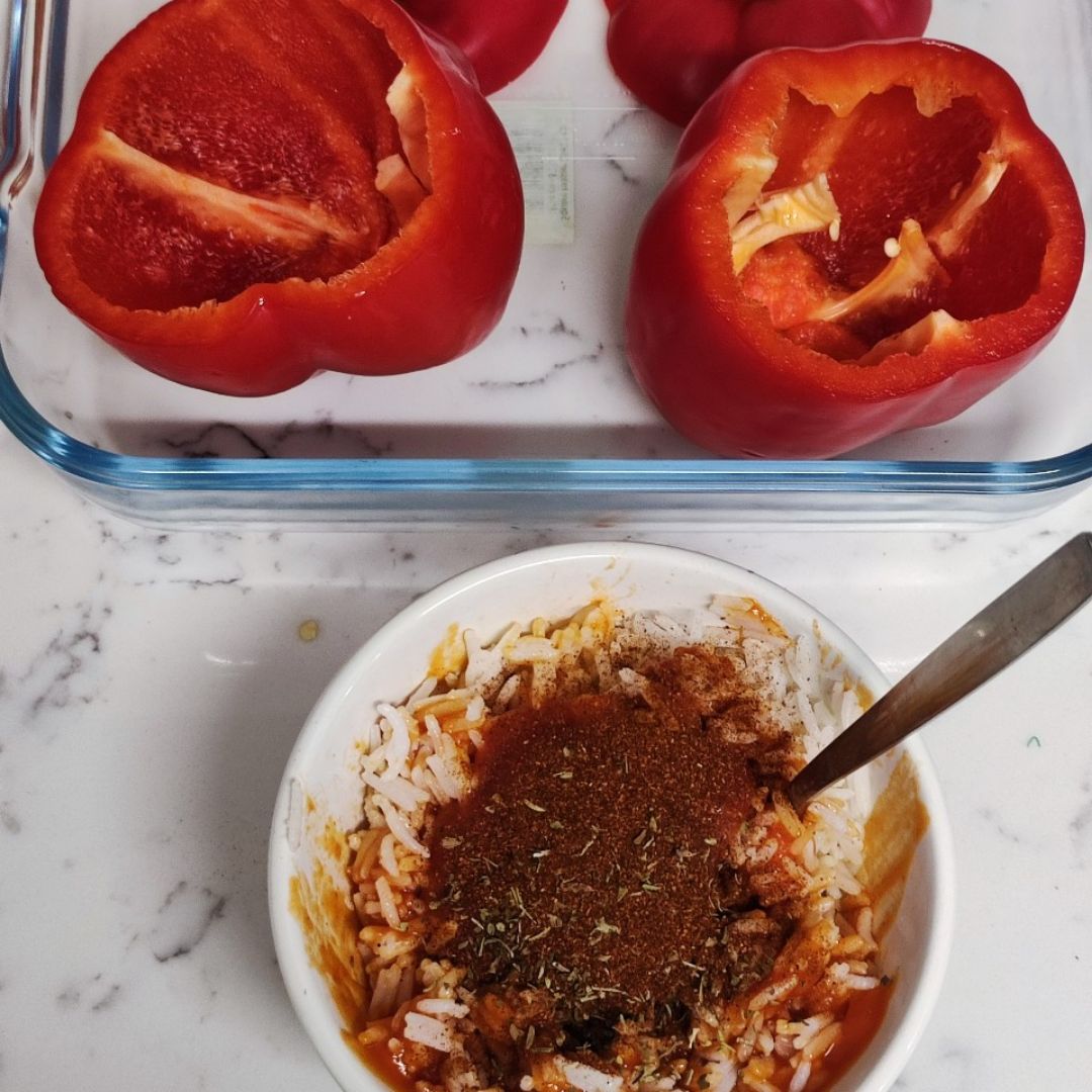 Pimientos rellenos de arroz 🫑🍚 Paso 2 Pimientos rellenos de arroz 🫑🍚 Paso 2