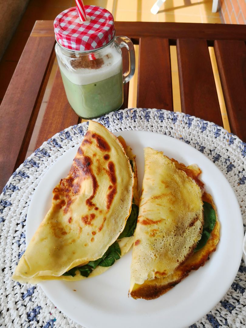 Crepes rellenas de espinacas y queso Crepes rellenas de espinacas y queso