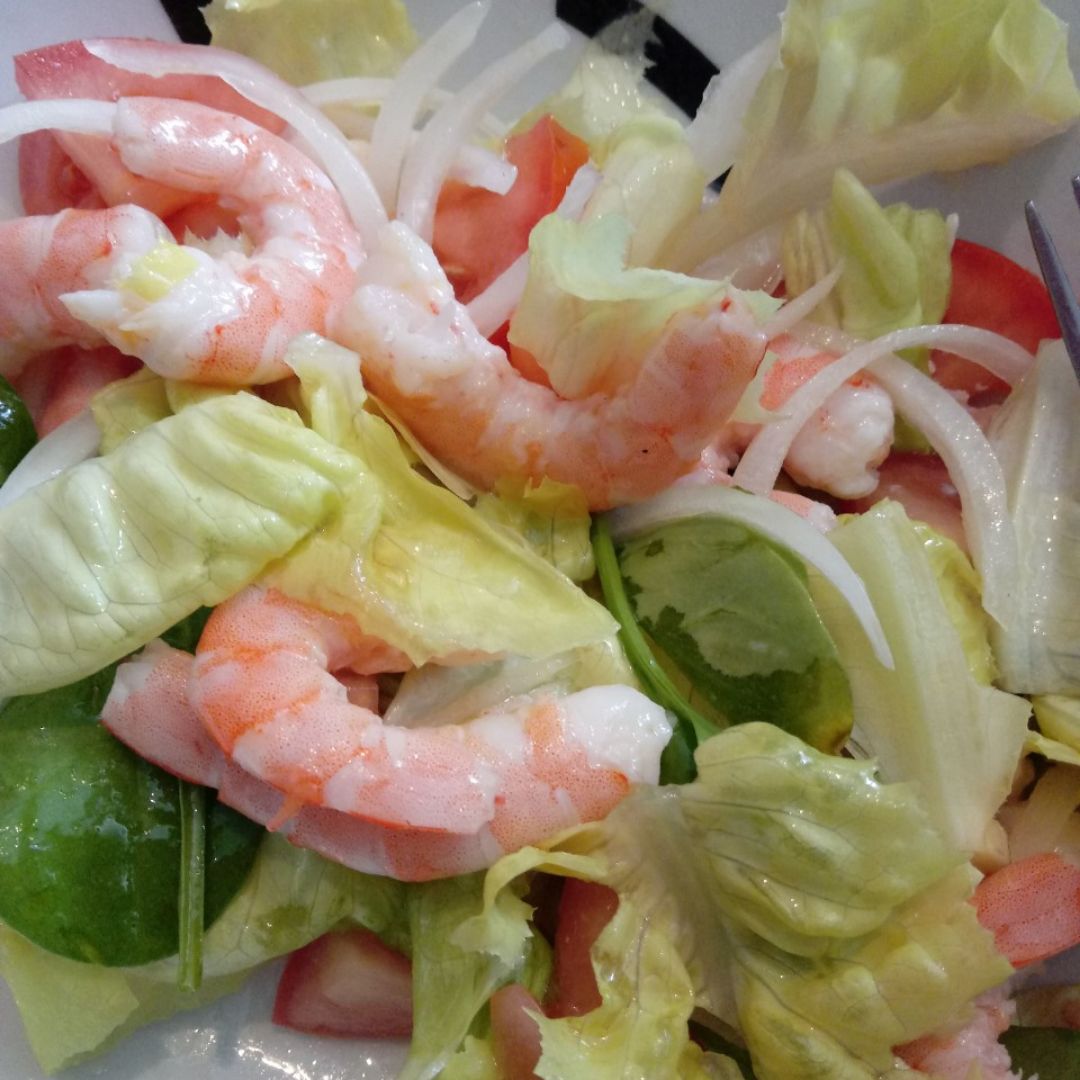 Ensalada con langostinos 