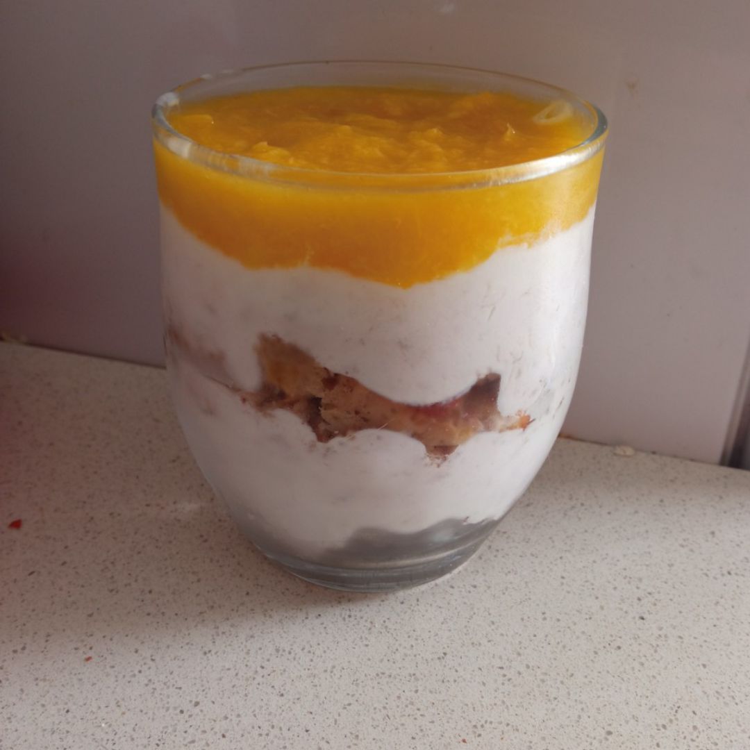 Vasito de plátano y mango Vasito de plátano y mango