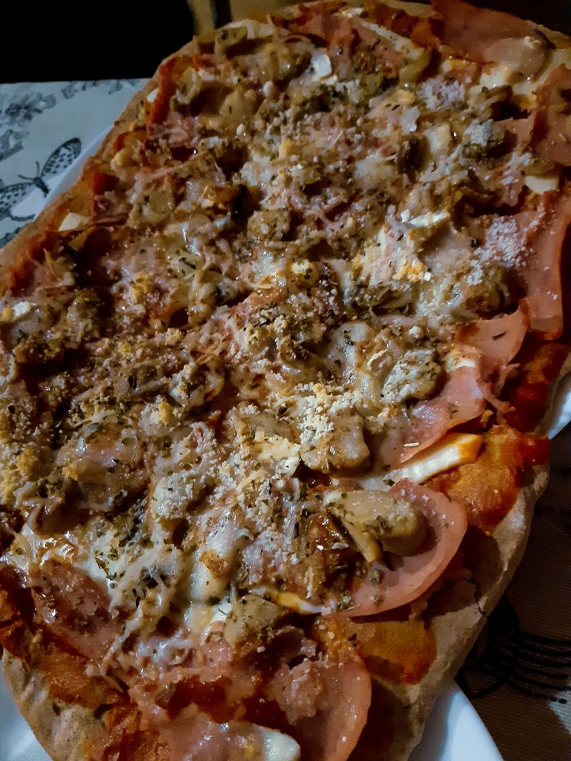 Pizza casera de harina de espelta Pizza casera de harina de espelta